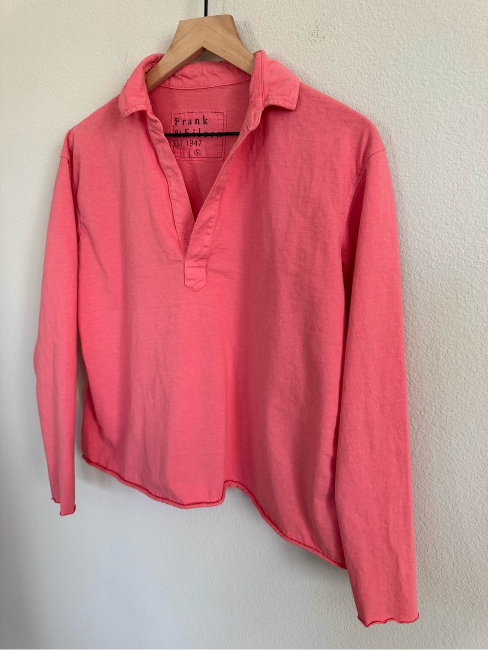 Frank & Eileen Patrick Popover Henley Pink Coral Cotton Raw Hem Minimalist S - Picture 5 of 15
